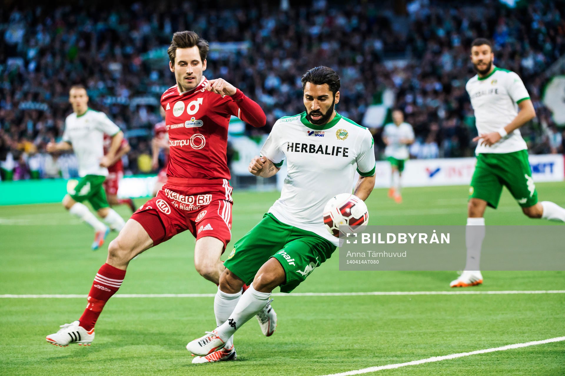 Degerfors Marcus De Bruin och Hammarbys Stefan Batan i