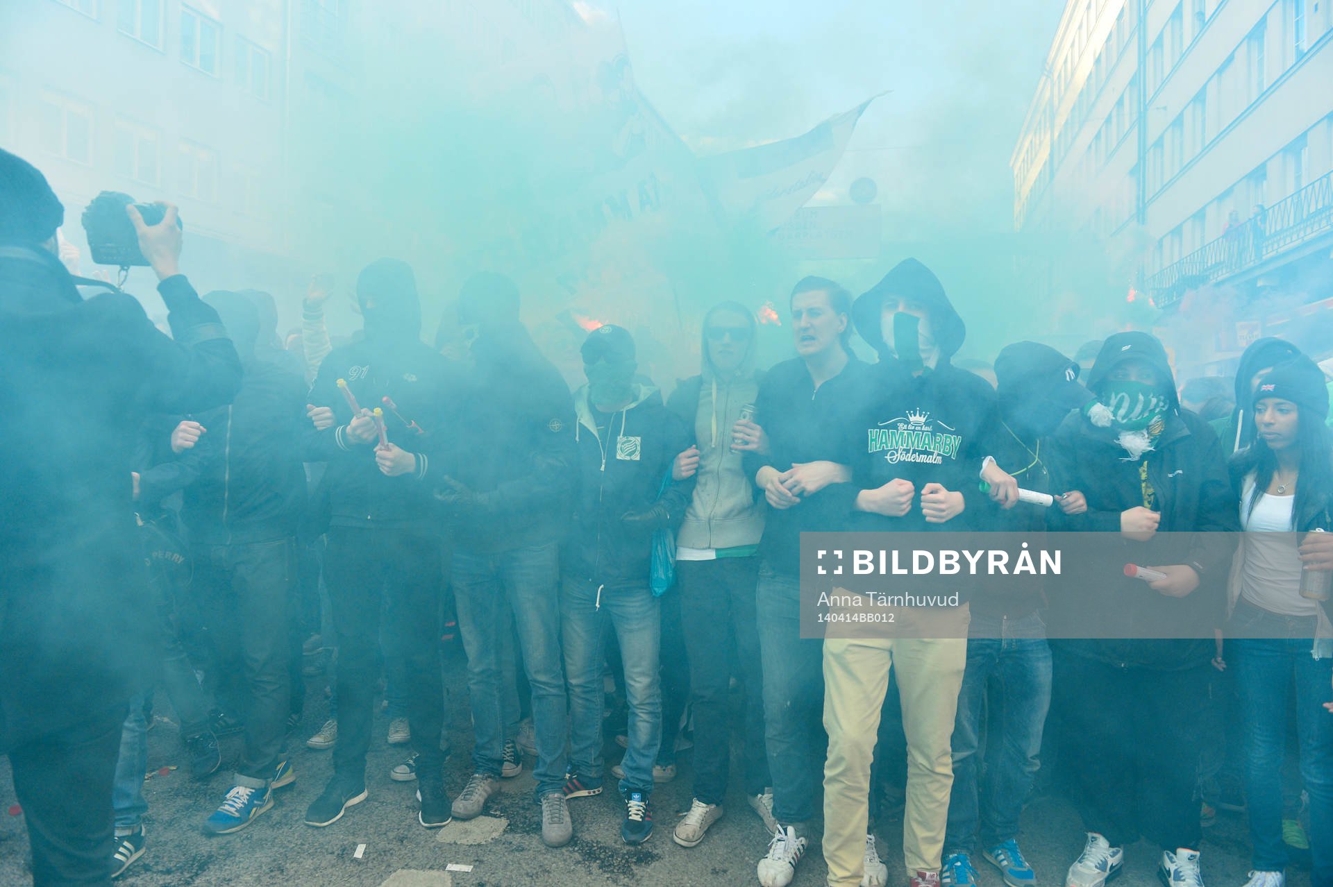 Bajen Fans anordnade en spontan promenad mellan