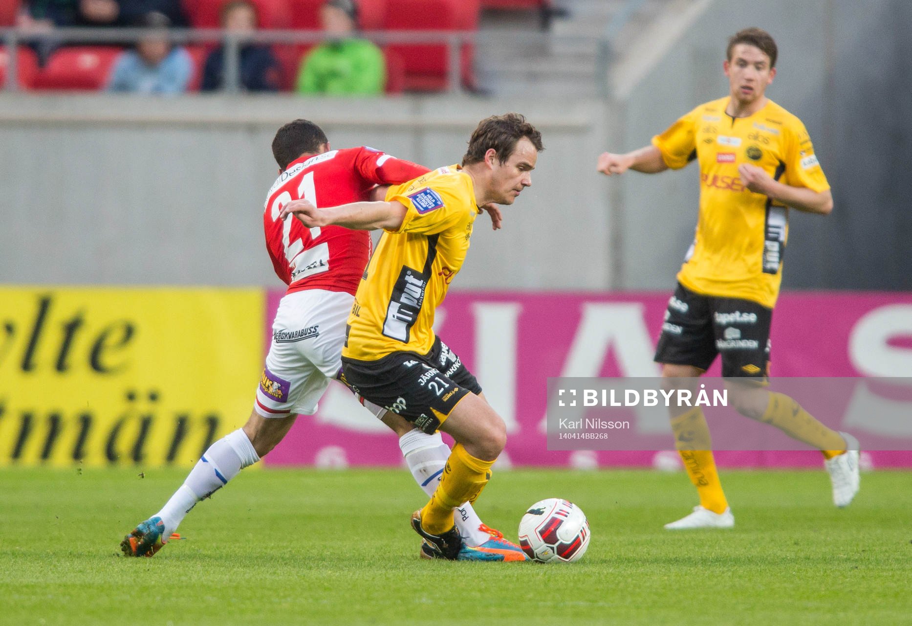 Elfsborgs Henning Hauger och Kalmars Ismael Silva Lima