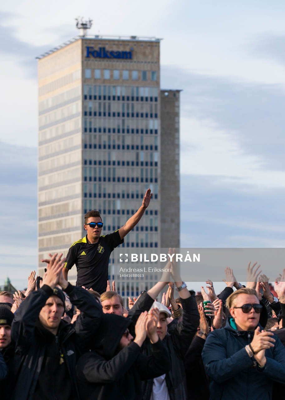 s supportrar innan fotbollsmatchen i Allsvenskan mellan