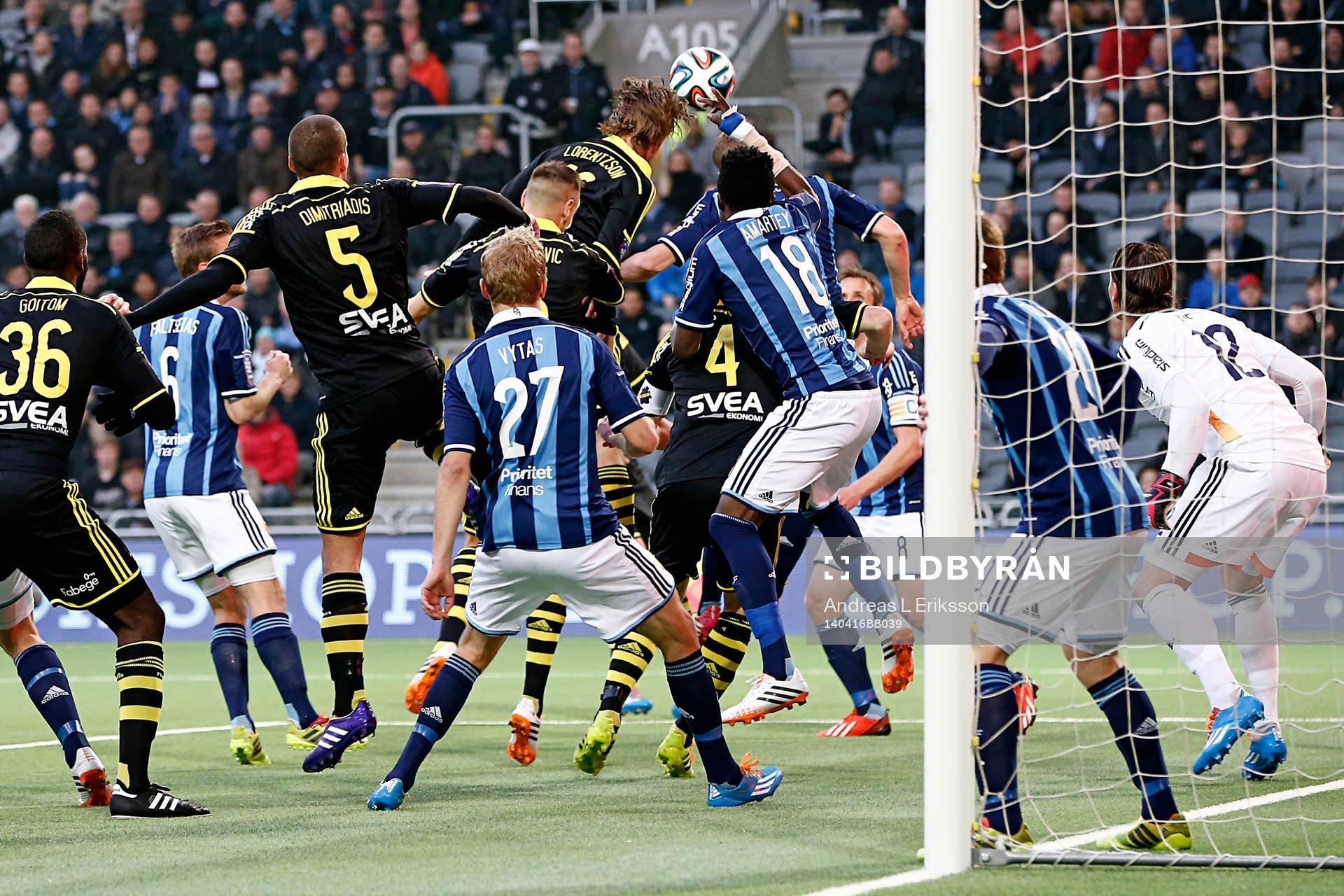 s Martin Lorentzson nickar in 1-0 på hörna