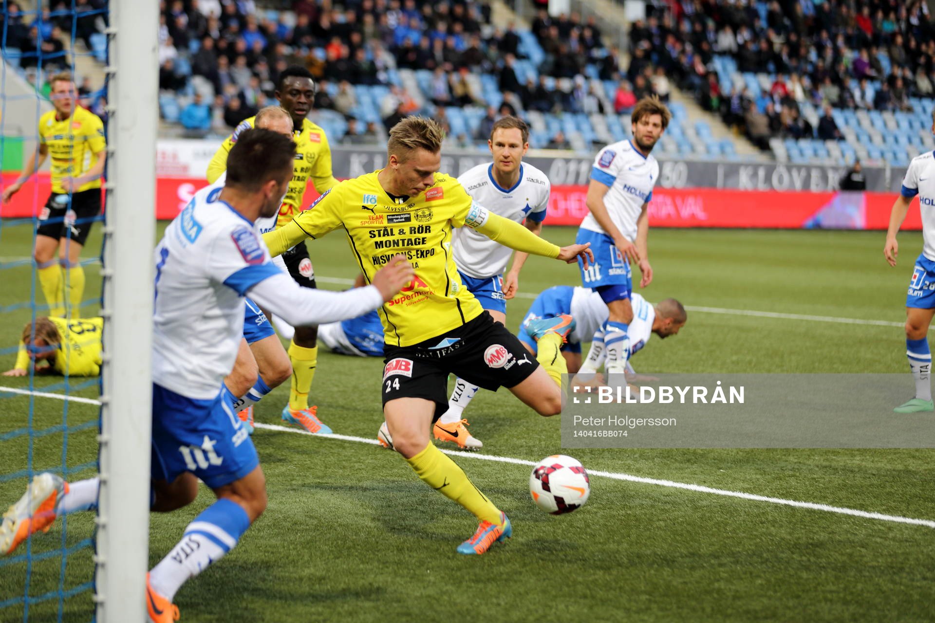 Målchans för Mjällbys Mattias Håkansson