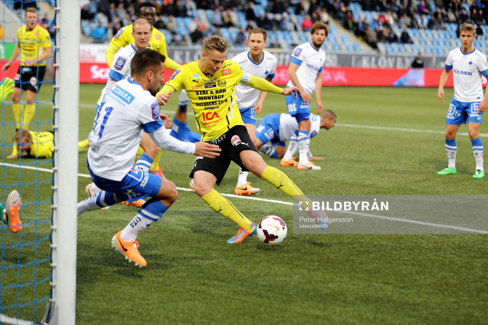 Målchans för Mjällbys Mattias Håkansson
