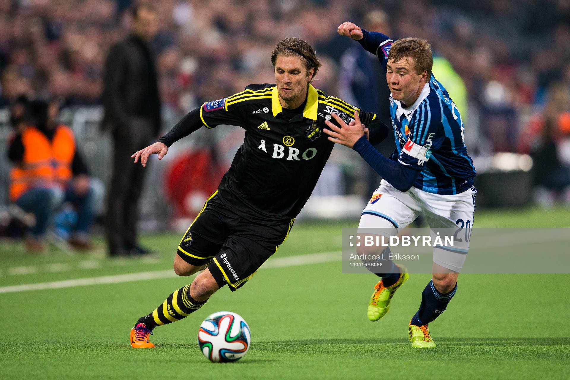 s Martin Lorentzson steget före Djurgårdens Simon Tibbling