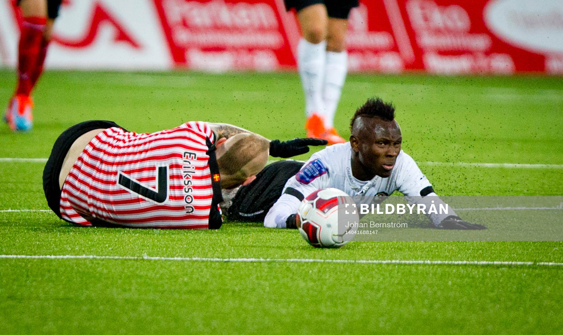 Örebros Samuel Mensiro deppar