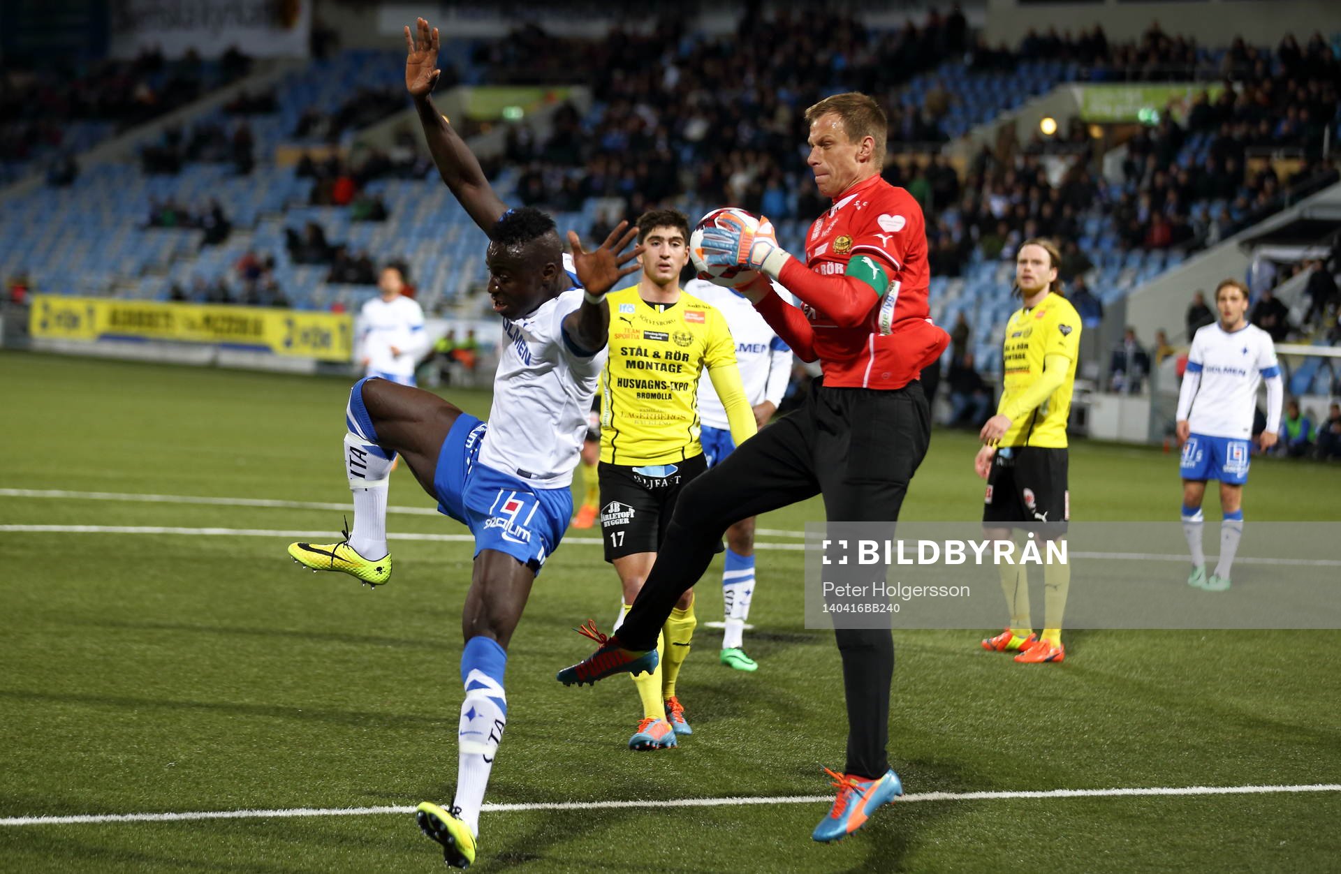 Missad målchans för Norrköpings Alhaji Kamara framför