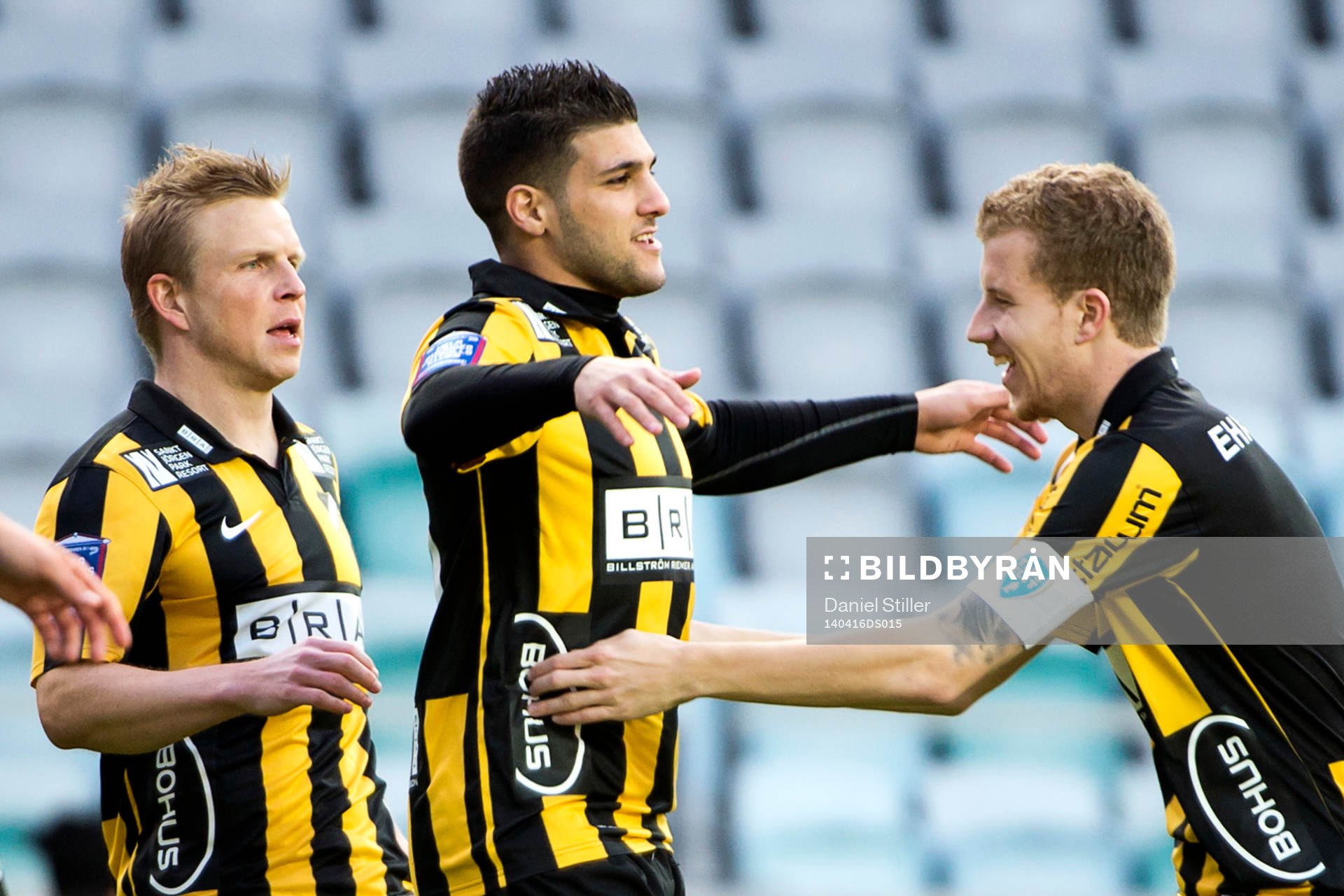 Häckens Moestafa El Kabir gör 1-0 och kramas om av Simon