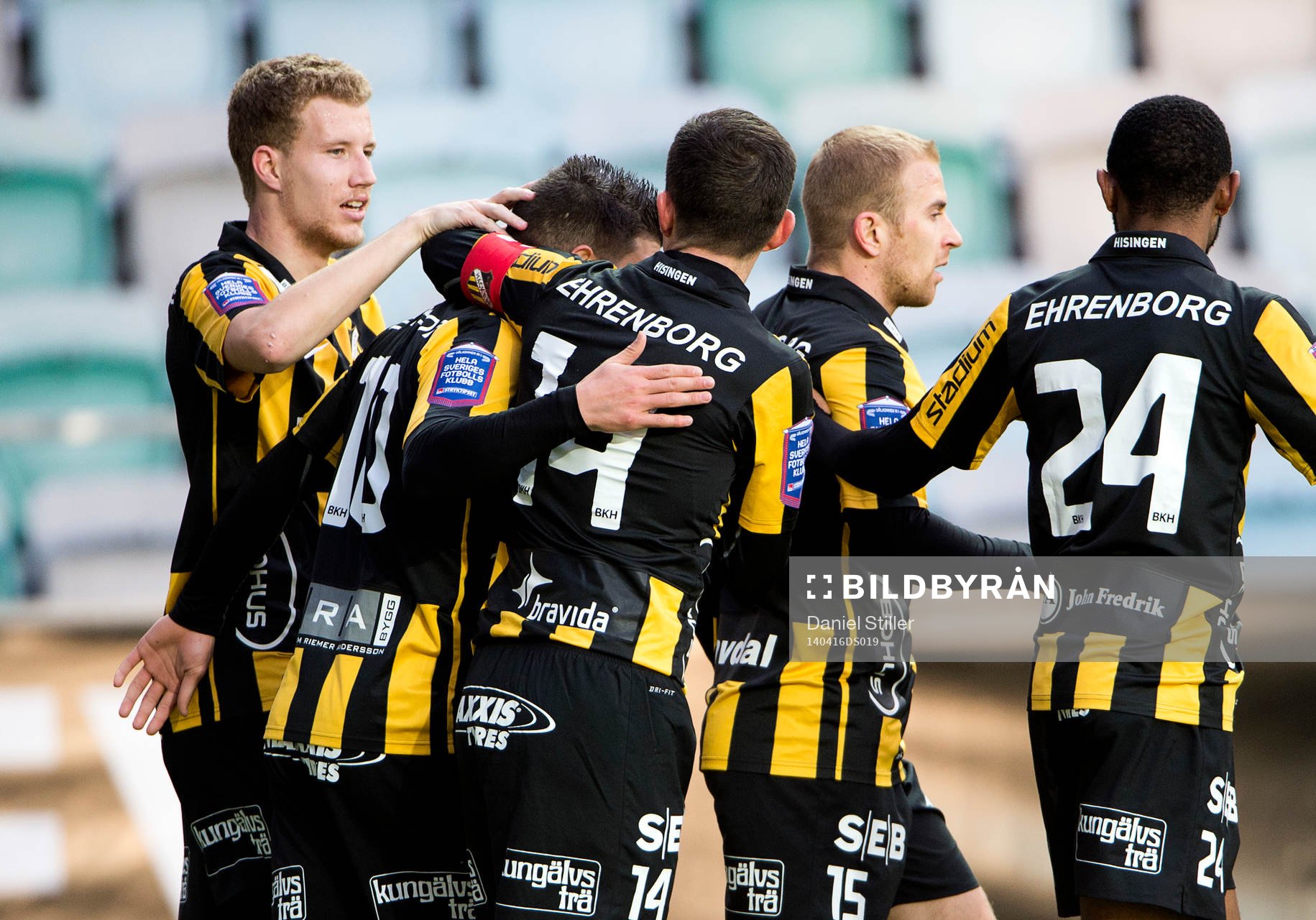 Häckens Simon Gustafson gör 2-0 och Häcken jublar