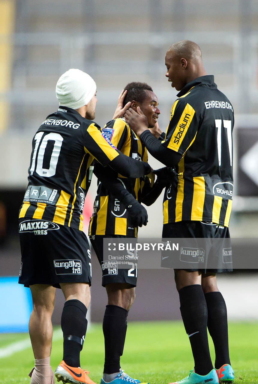 Häckens Moestafa El Kabir (med skadad fot) och Carlos