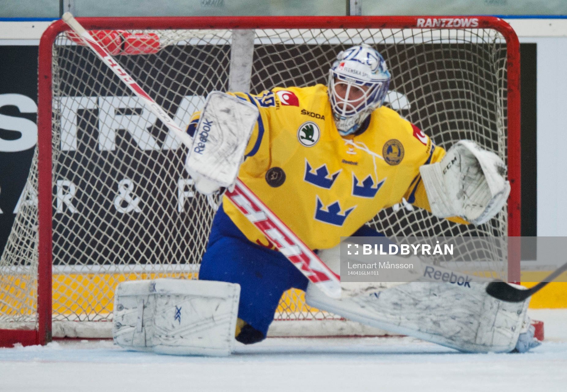 Sveriges målvakt Oscar Alsenfelt i ishockeylandskampen