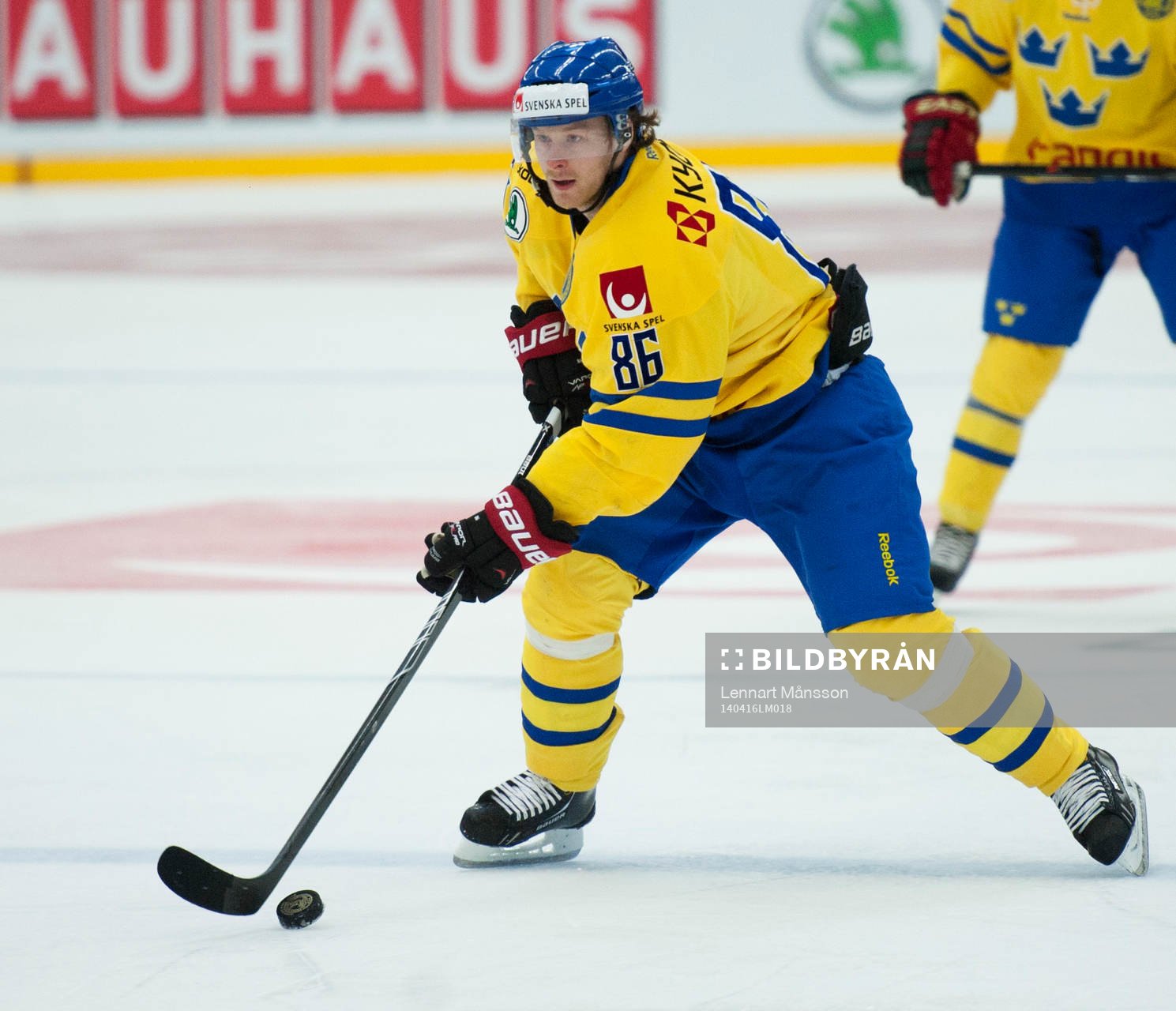 Sveriges Linus Klasen i ishockeylandskampen mellan Sverige