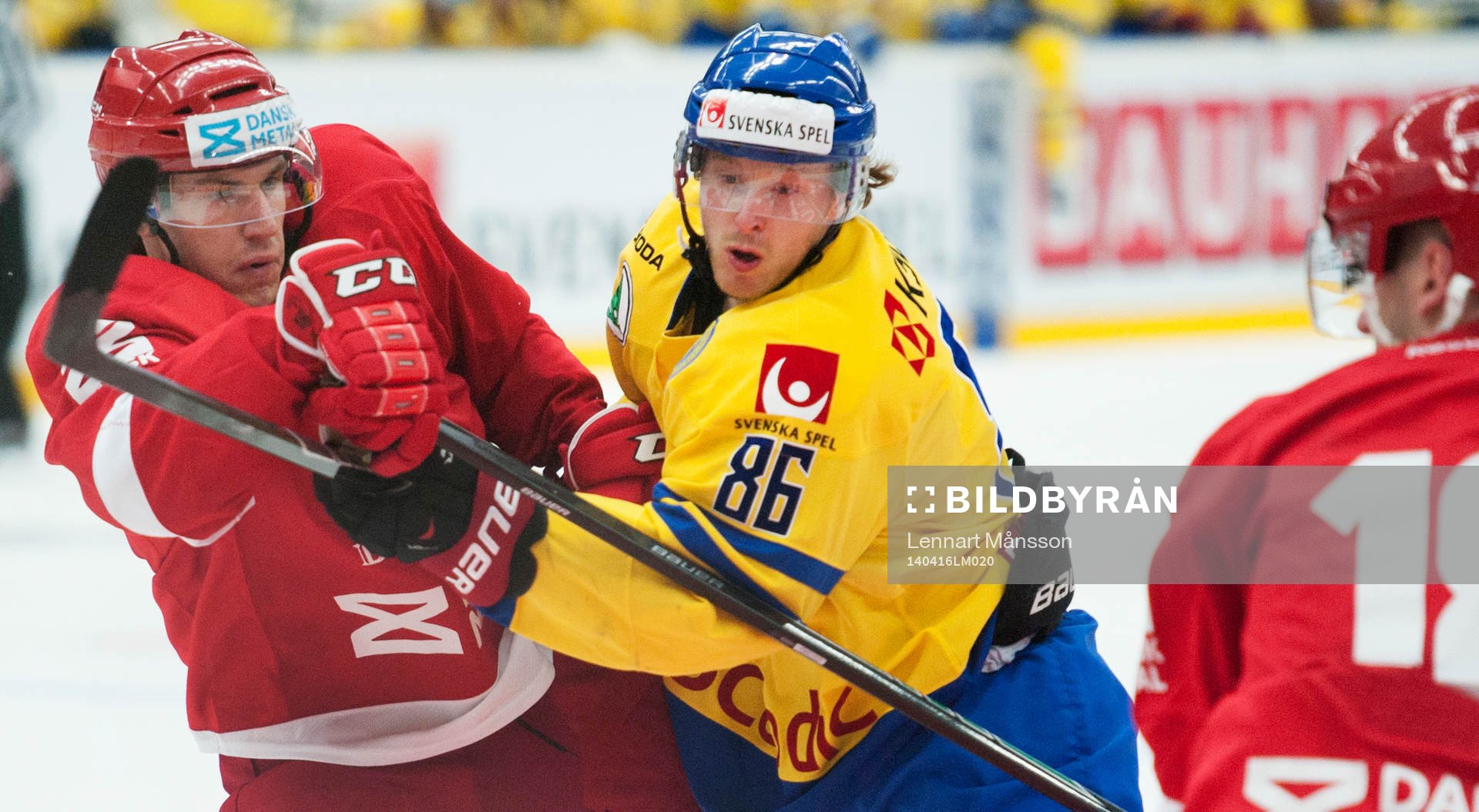 Sveriges Linus Klasen i ishockeylandskampen mellan Sverige