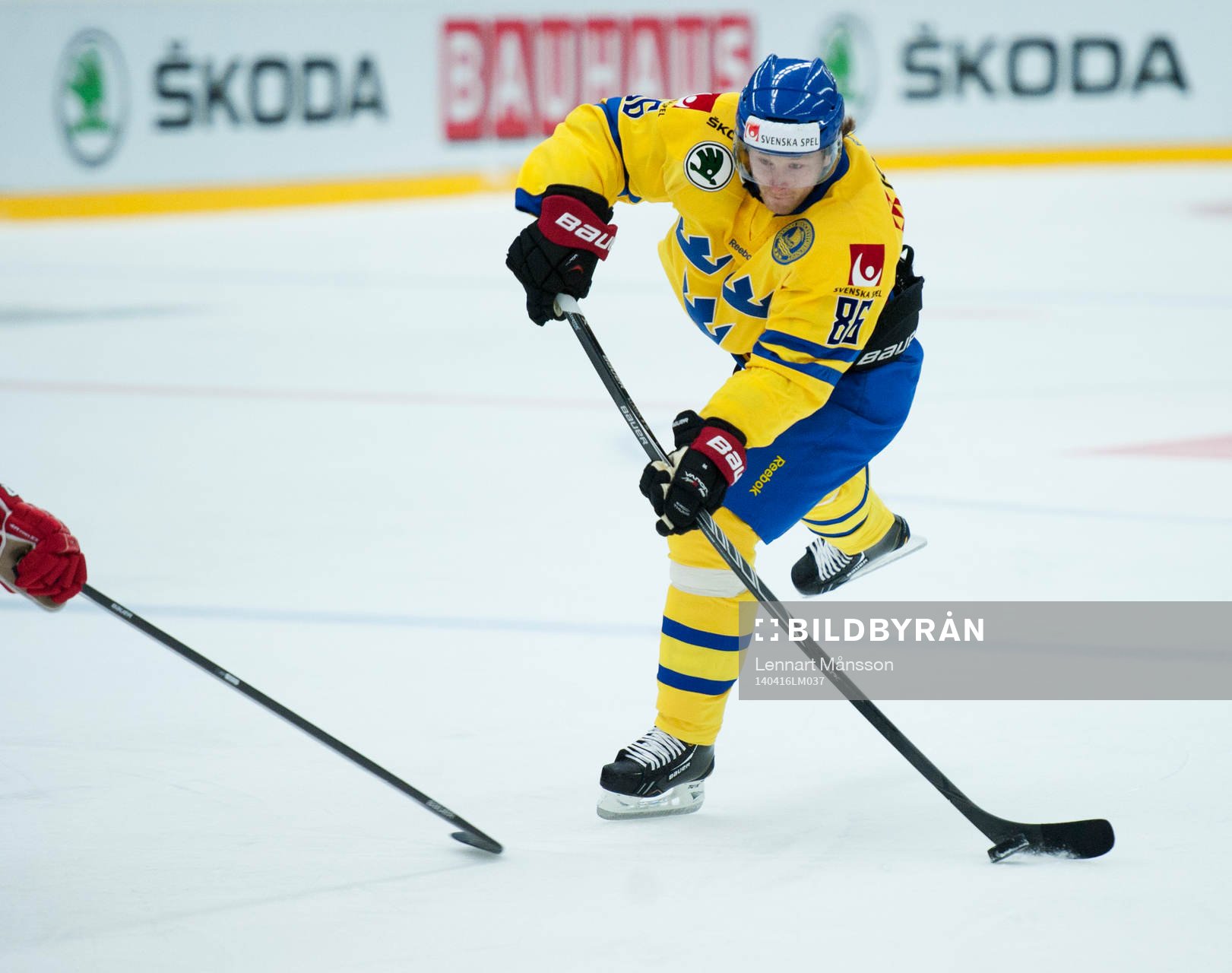 Sveriges Linus Klasen i ishockeylandskampen mellan Sverige