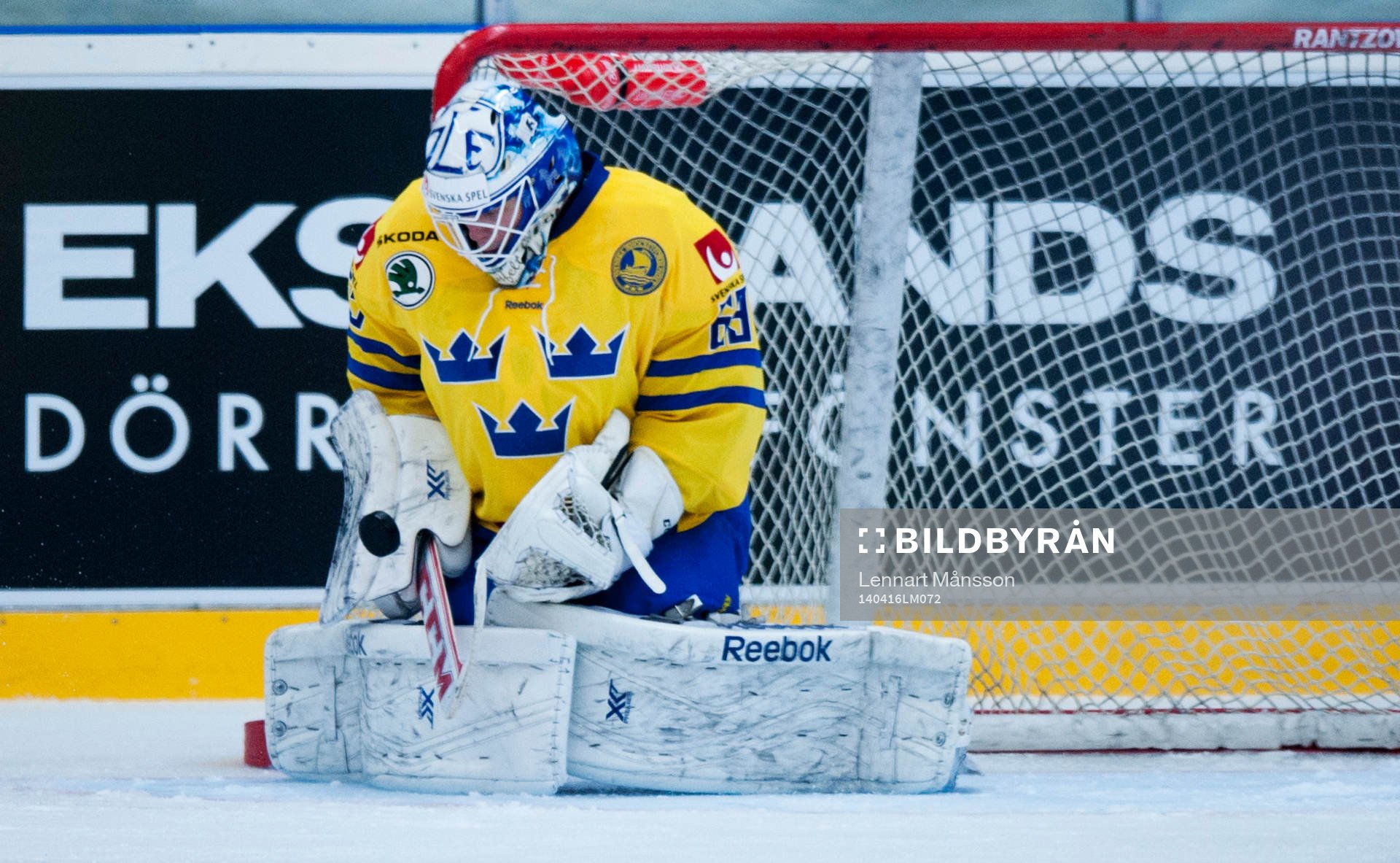 Sveriges målvakt Oscar Alsenfelt i ishockeylandskampen