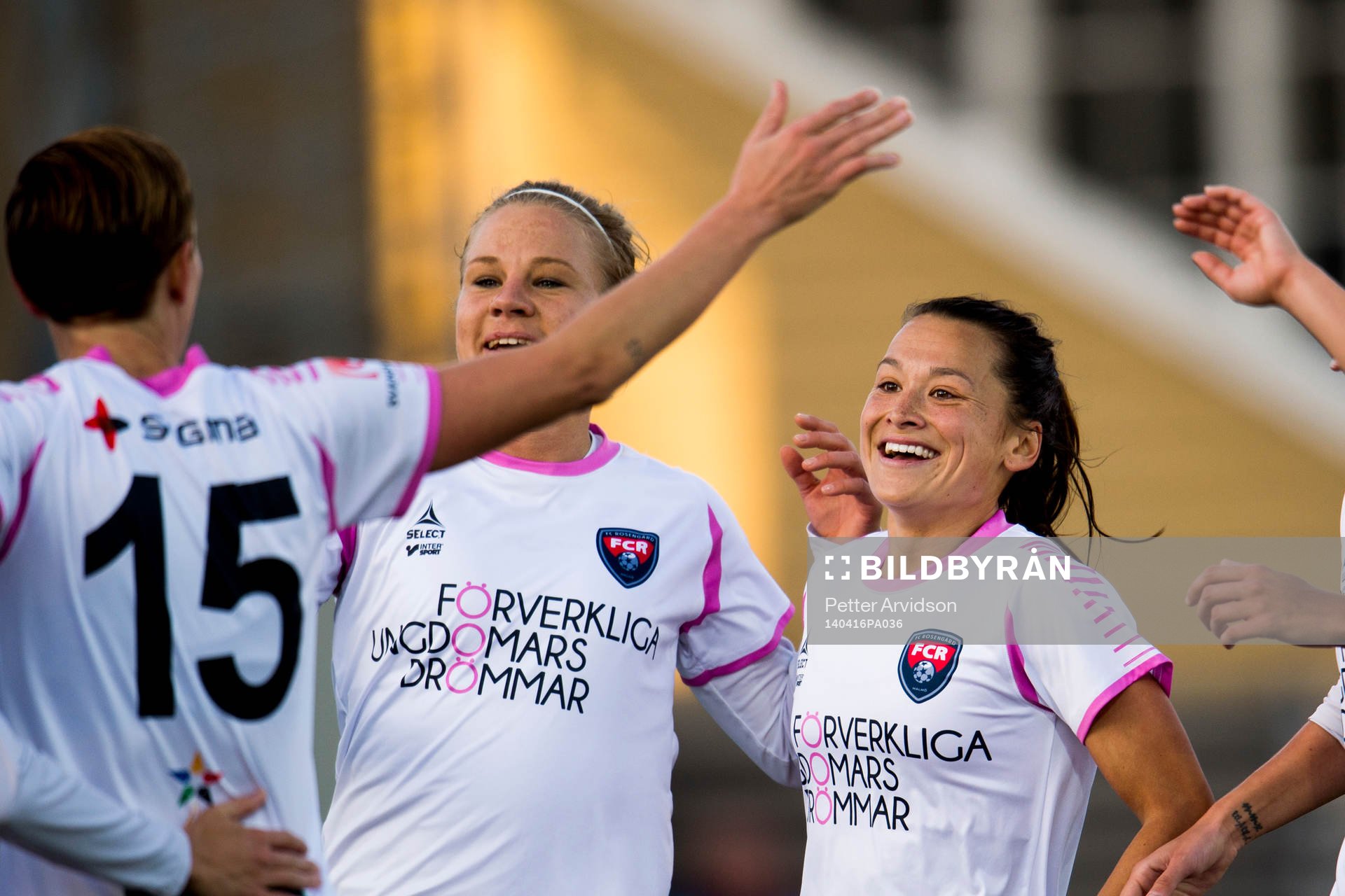 Rosengårds Alexandra Riley firar