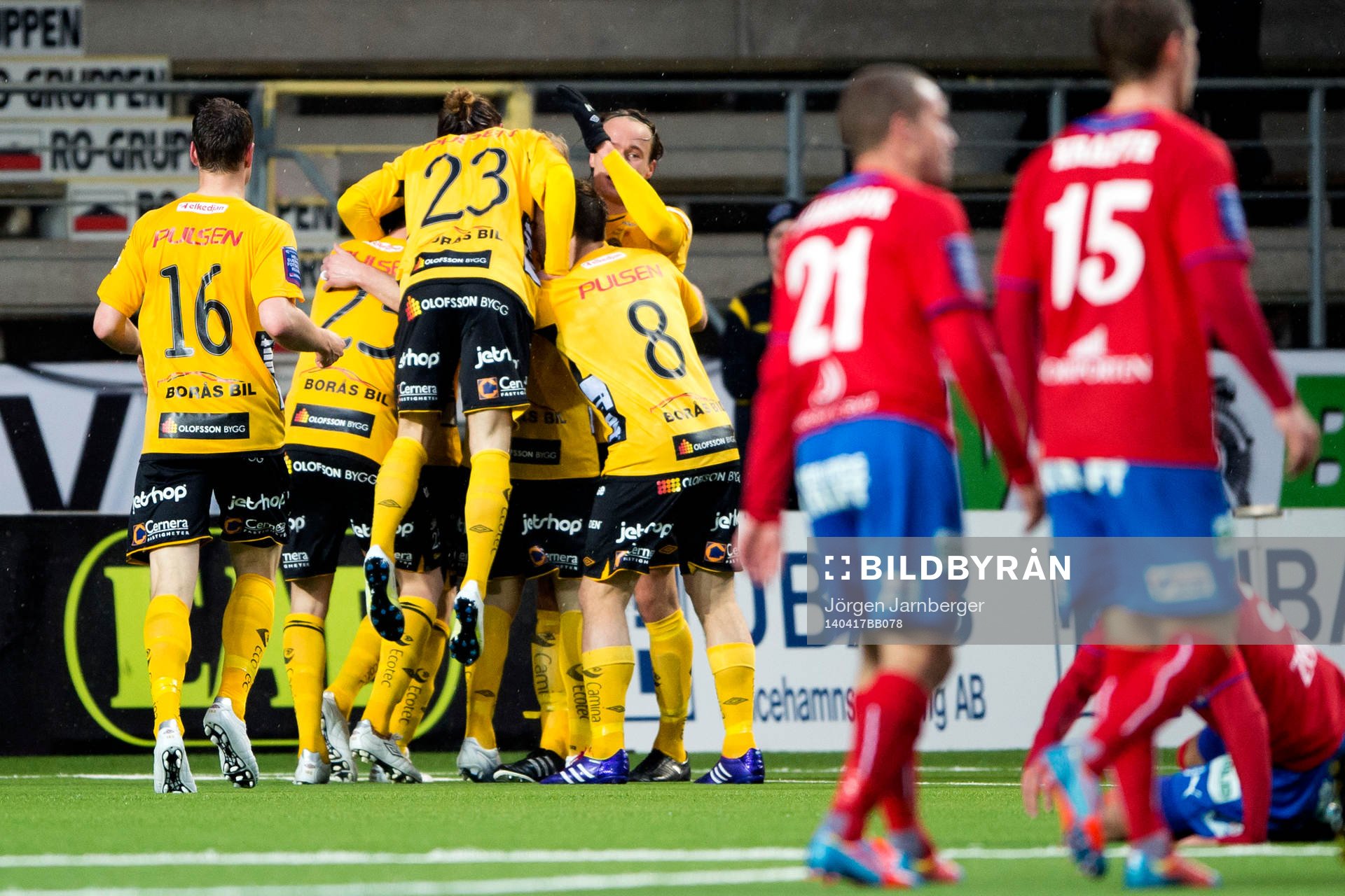 Jubel hos Elfsborgs spelarna efter Johan Larsson gjort 1-0 under fotbollsmatchen i Allsvenskan mellan Elfsborg och Helsingborg den 17 april 2014 i Borås.