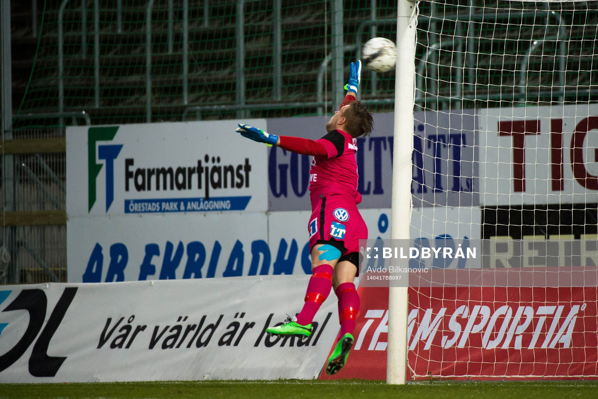 Landskronas Andreas Dahl (ej på bilden) gör 1-1 målet