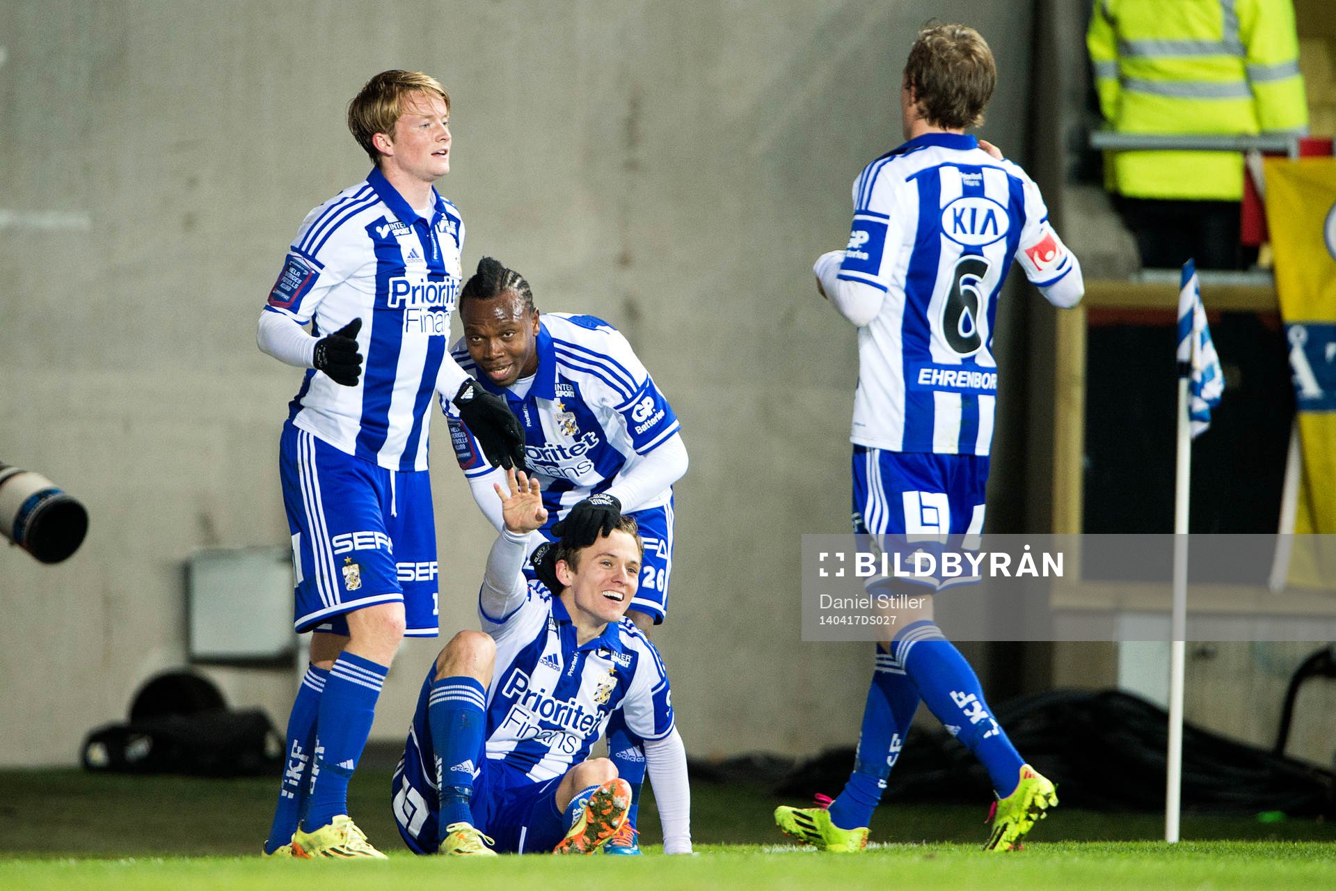 IFK Göteborgs Lasse Vibe klappas om av Sam Larsson, May Mahlangu och Ludwig Augustinsson efter att ha gjort sitt 3:e mål för kvällen vilket betyder 4-0 under fotbollsmatchen i Allsvenskan mellan IFK Göteborg och Åtvidaberg den 17 april 2014 i Göteborg.