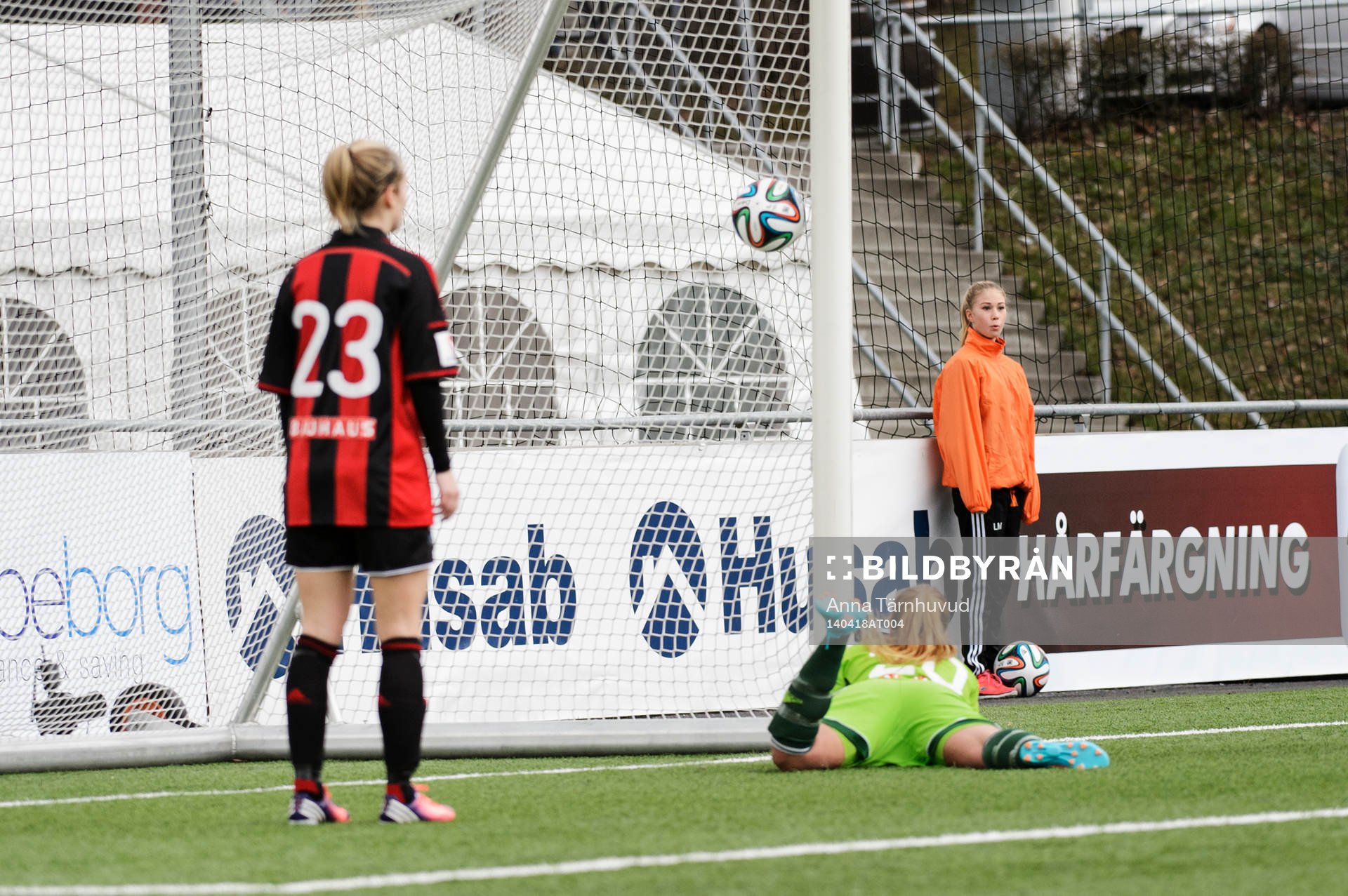 Brommapojkarnas målvakt Linnea Ericsson släpper in 0-1