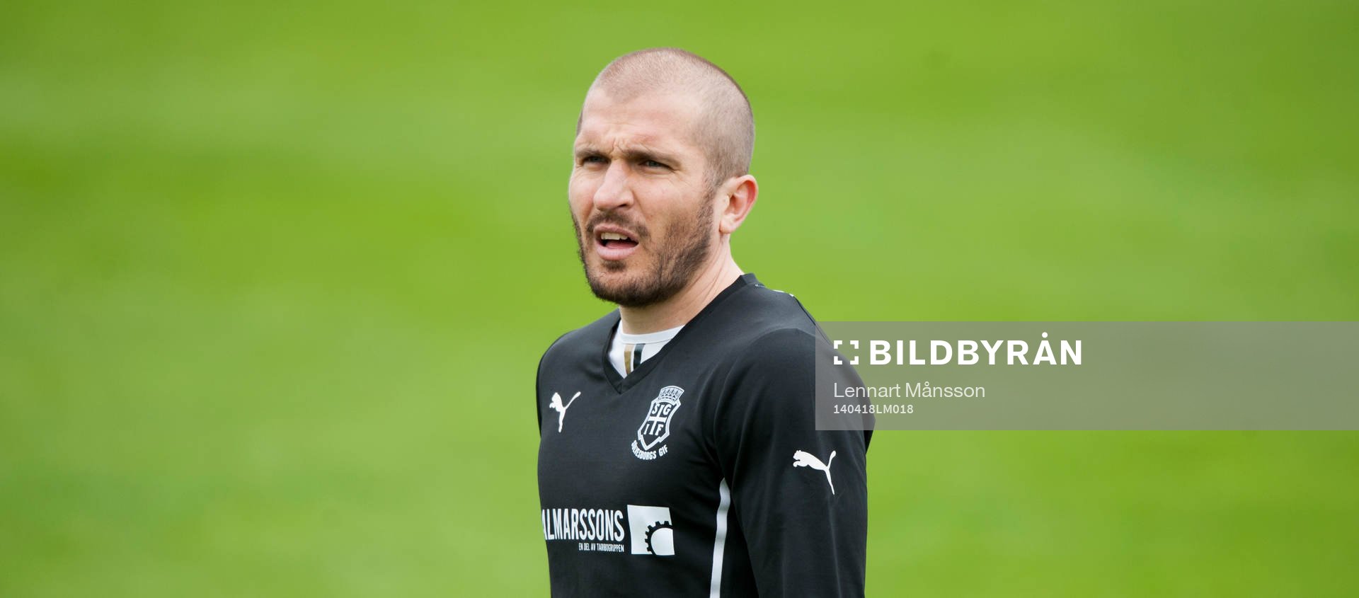Sölvesborgs Johan Svensson i matchen i div. 111 mellan