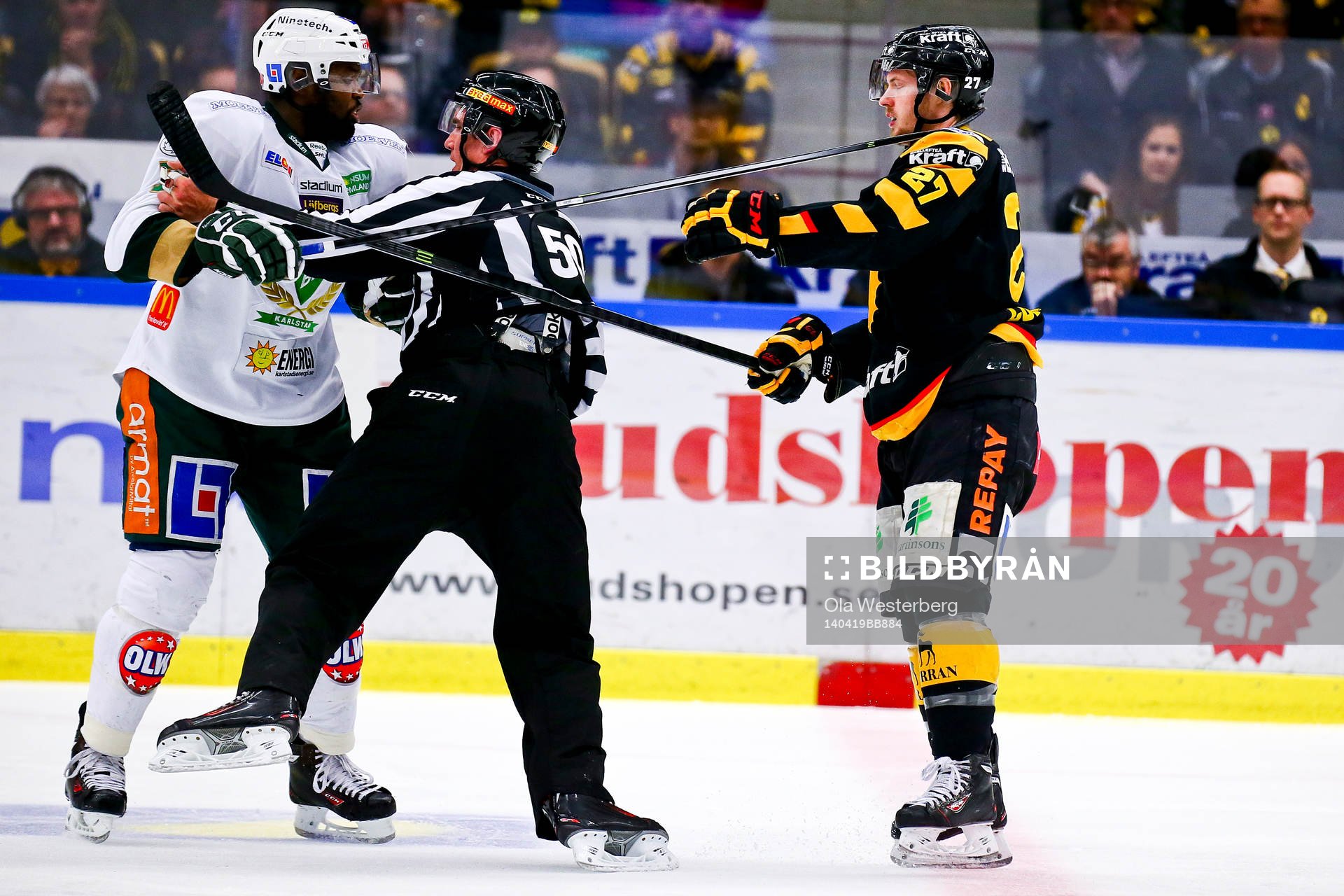 Skellefteås Martin Lundberg mot Färjestads Shawn Belle