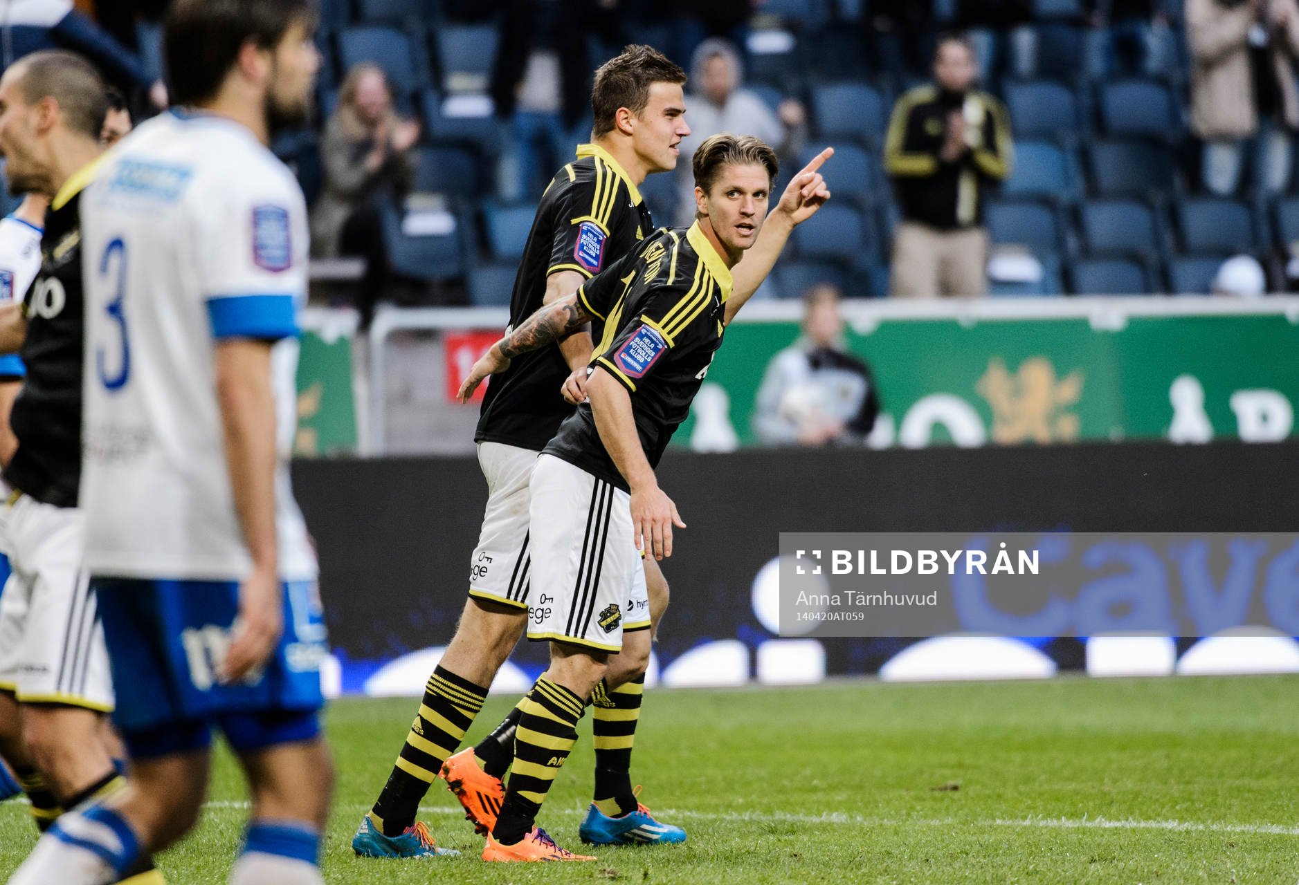 s Eero Markkanen och Martin Lorentzson jublar