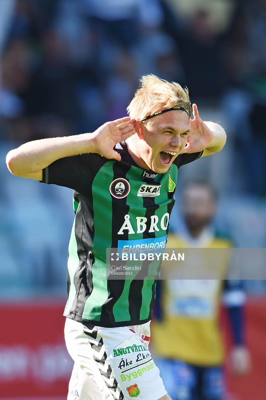GAIS Linus Tornblad jublar efter 2-1 under fotbollsmatchen i Superettan mellan GAIS och Ljungskile den 20 april 2014 i Göteborg.