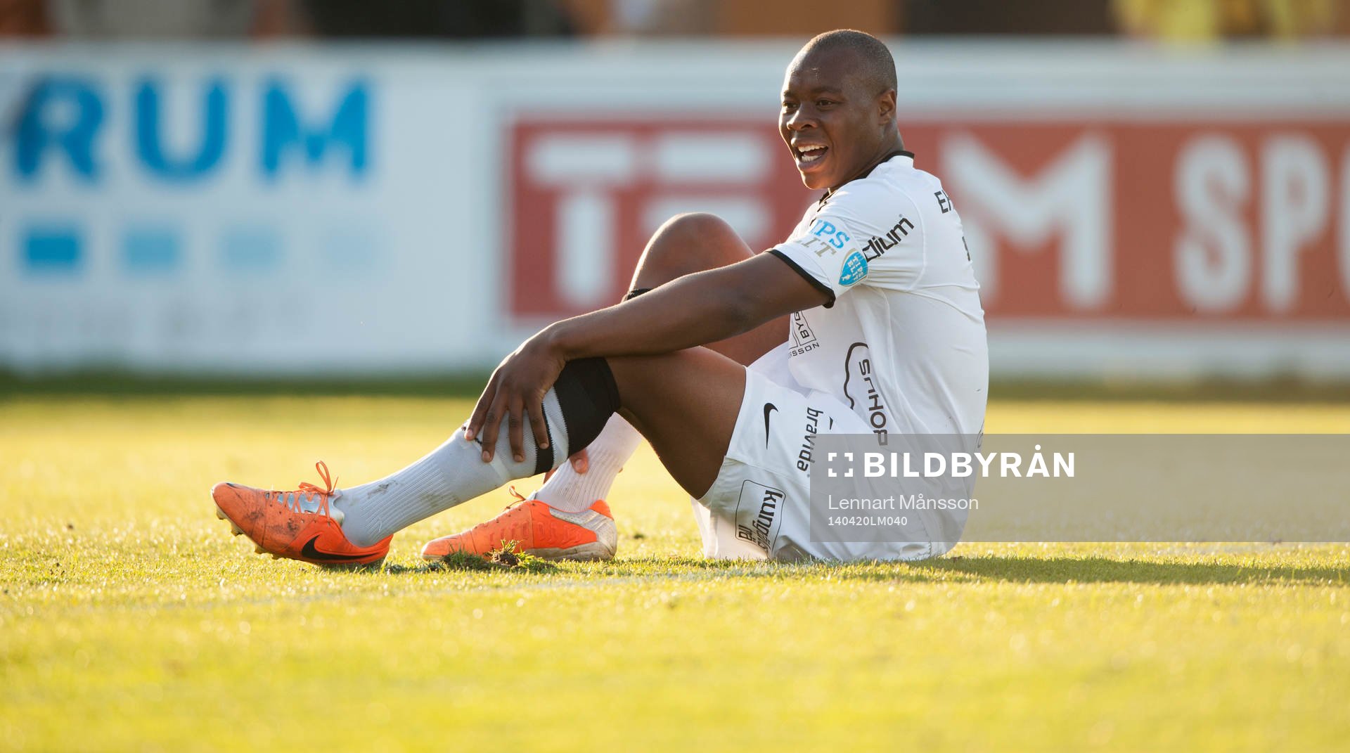 Häckens matchhjälte Carlos Strandberg skadades och utgick