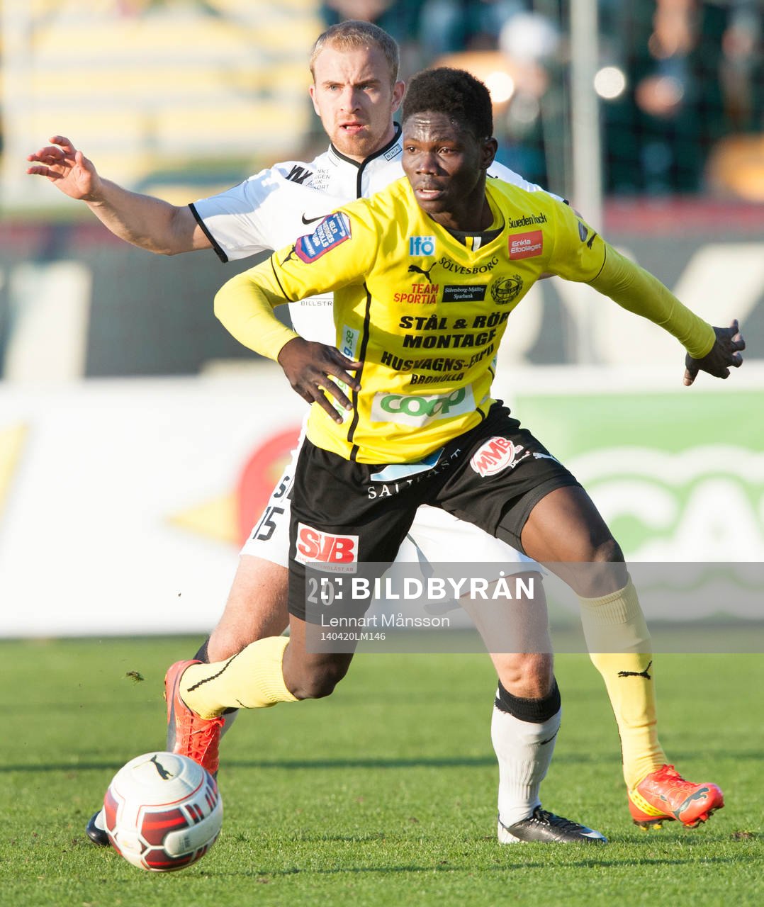 Mjällbys Kwame Bonsu  i matchen i allsvenskan mellan