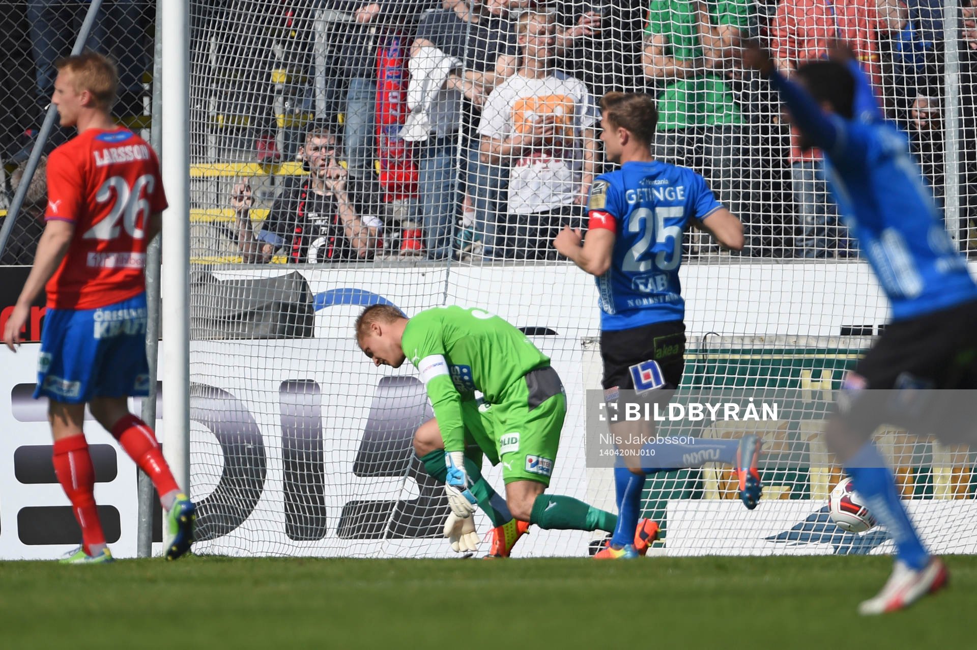 Helsingborgs målvatk Pär Hansson deppar