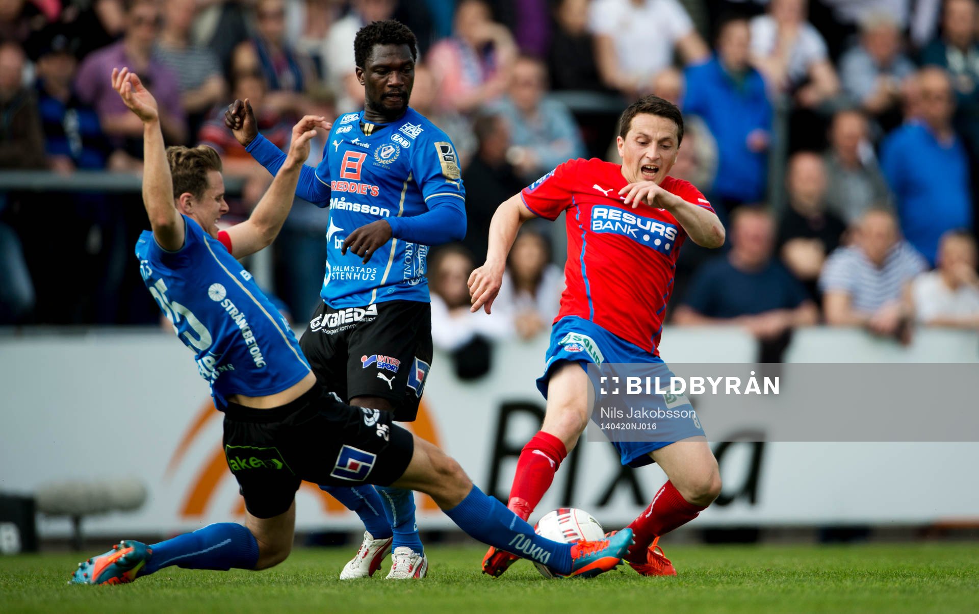 Halmstads Rickard Magyar och Helsingborgs Ardian Gashi