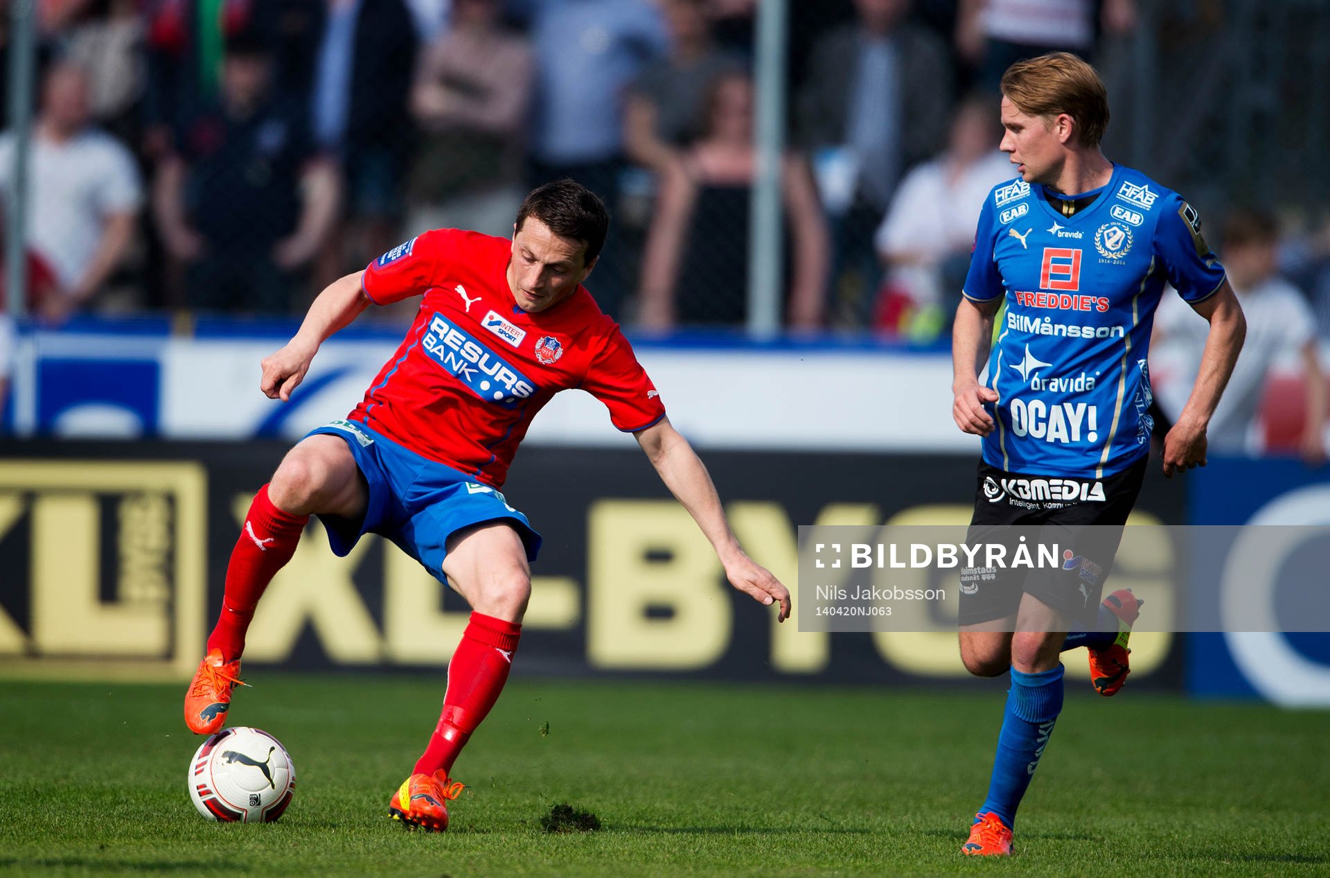 Helsingborgs Ardian Gashi och Halmstads Johan Blomberg