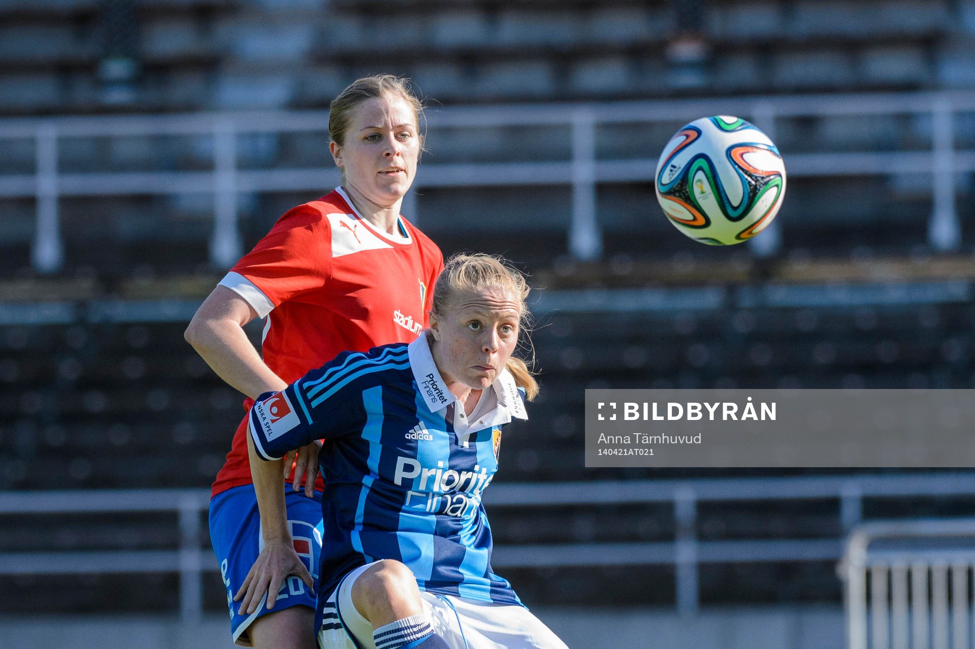 QBIKs Elsa Hellstrand och Djurgårdens Mia Jalkerud