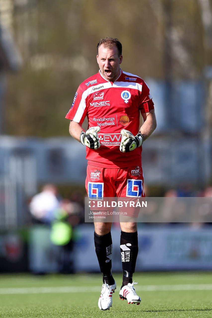 Åtvidabergs målvakt Henrik Gustavsson jublar