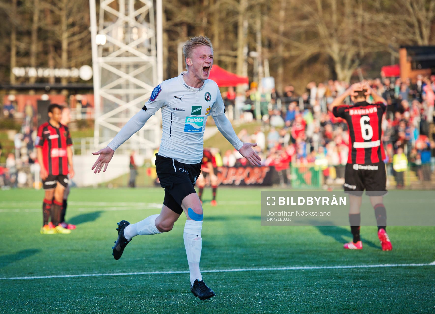 Örebros Karl Holmberg jublar