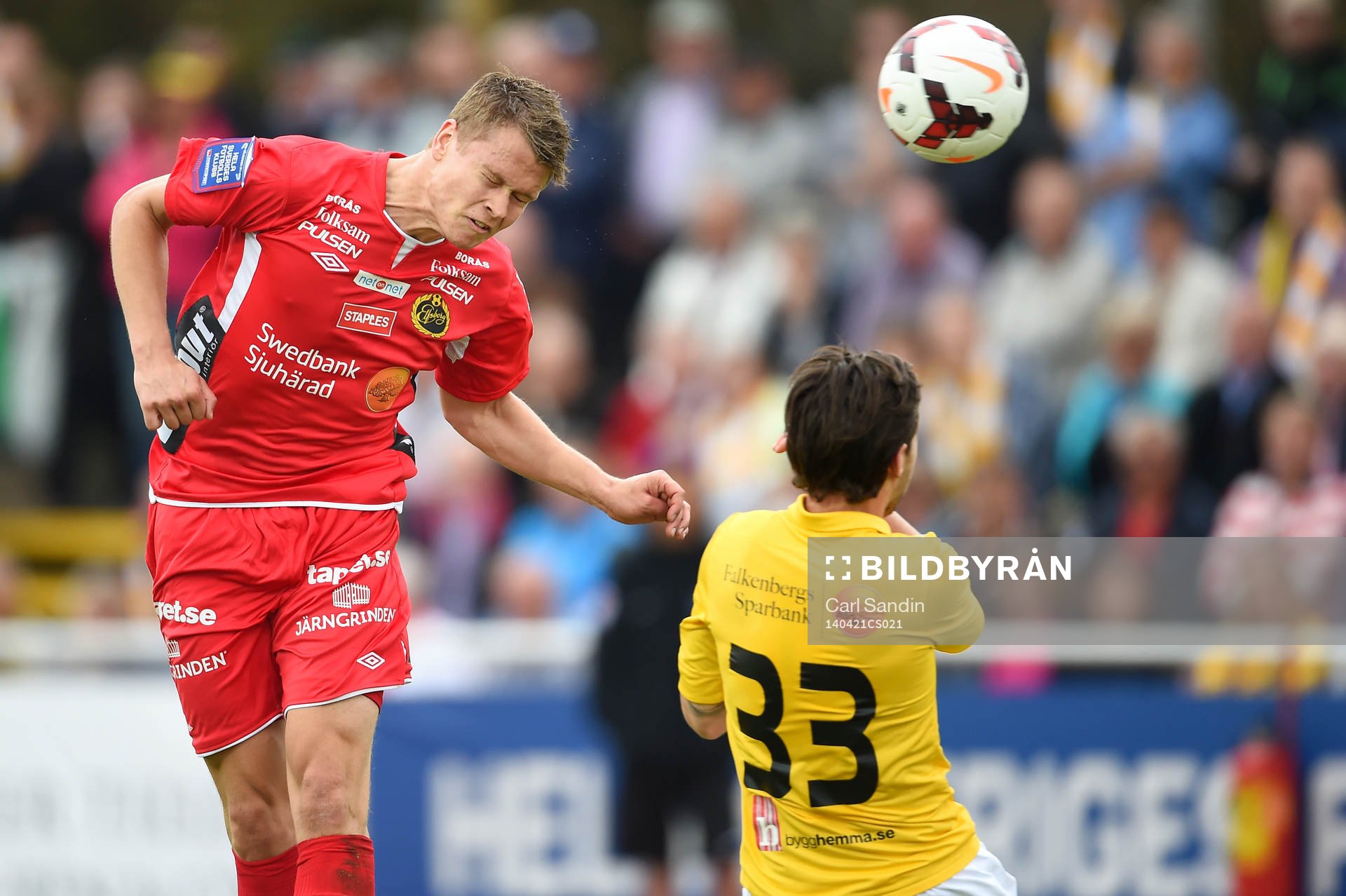 Elfsborgs Viktor Claesson nickar över Falkenbergs Tibor