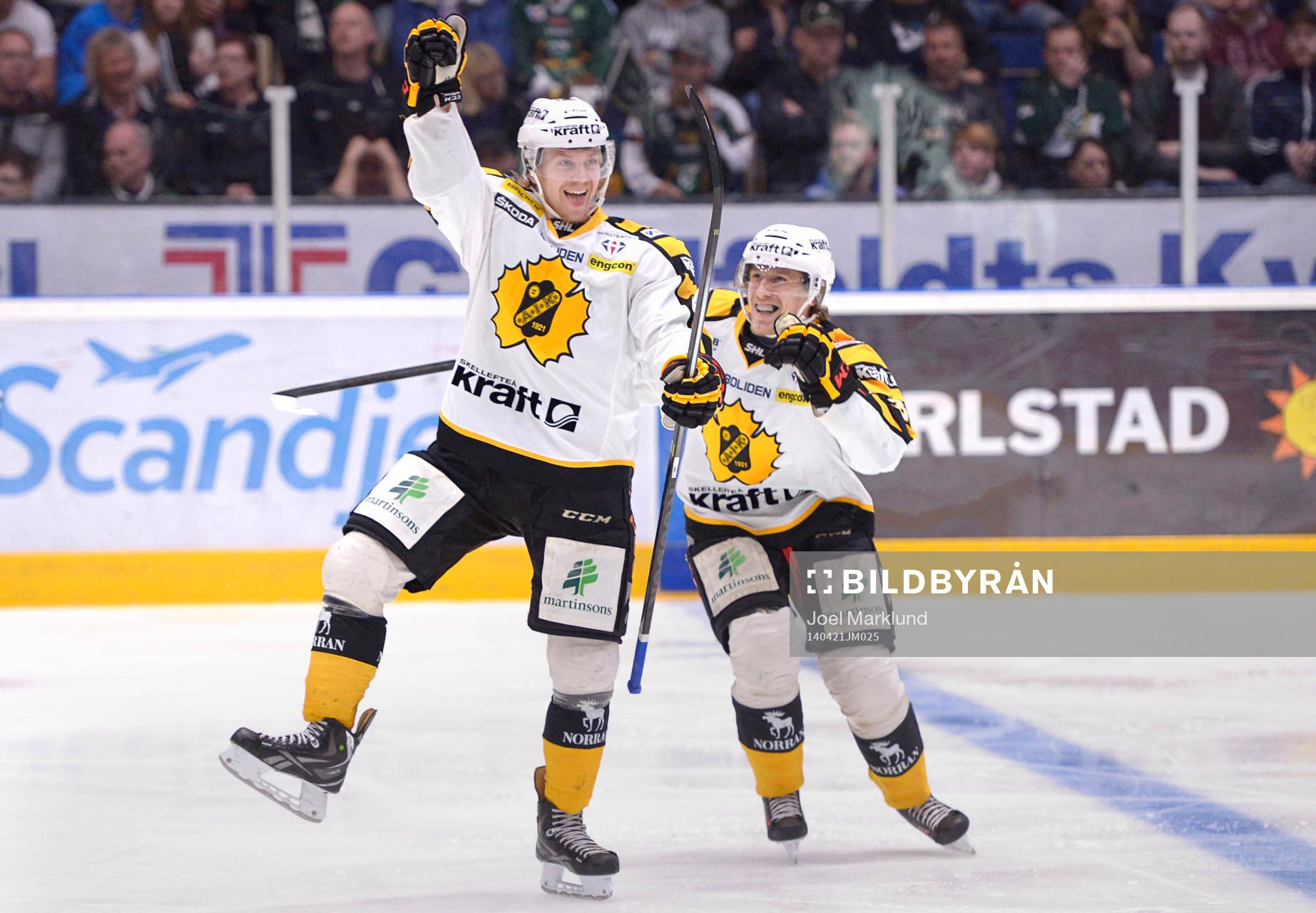 Skellefteås Anton Lindholm och John Norman jublar