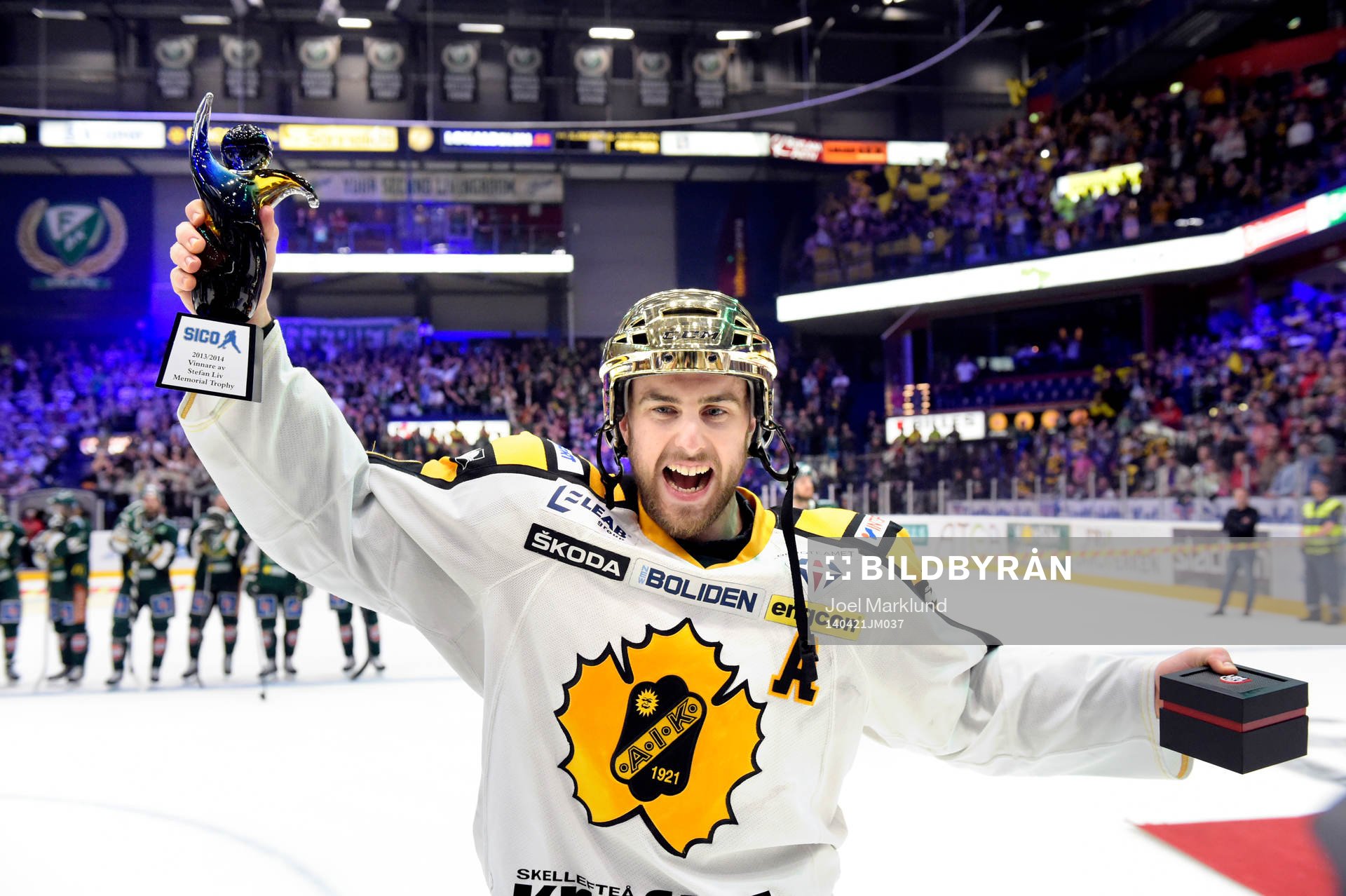 Skellefteås Joakim Lindström jublar