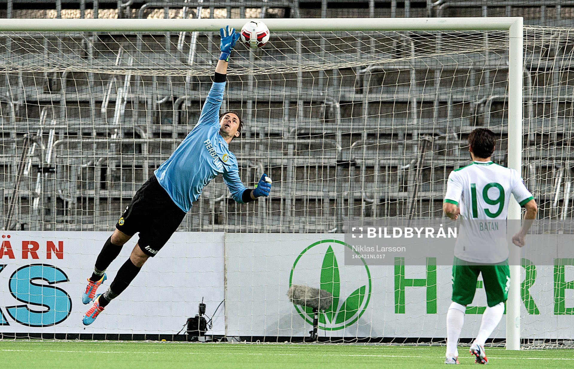 Hammarbys målvakt Johannes Hopf släpper in 0-1 målet