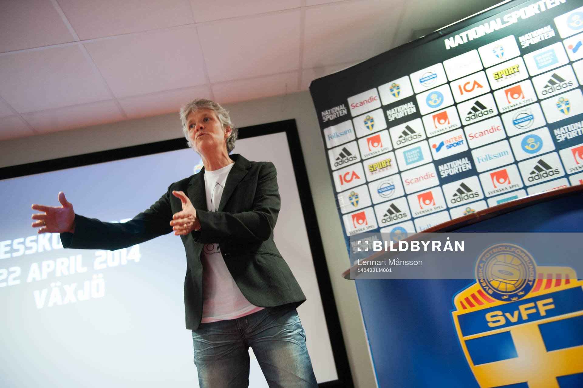Förbundskapten Pia Sundhage presenterar landslagstruppen