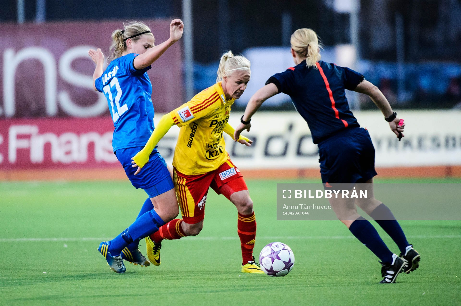 Eskilstunas Sofie Persson och Tyresös Caroline Seger