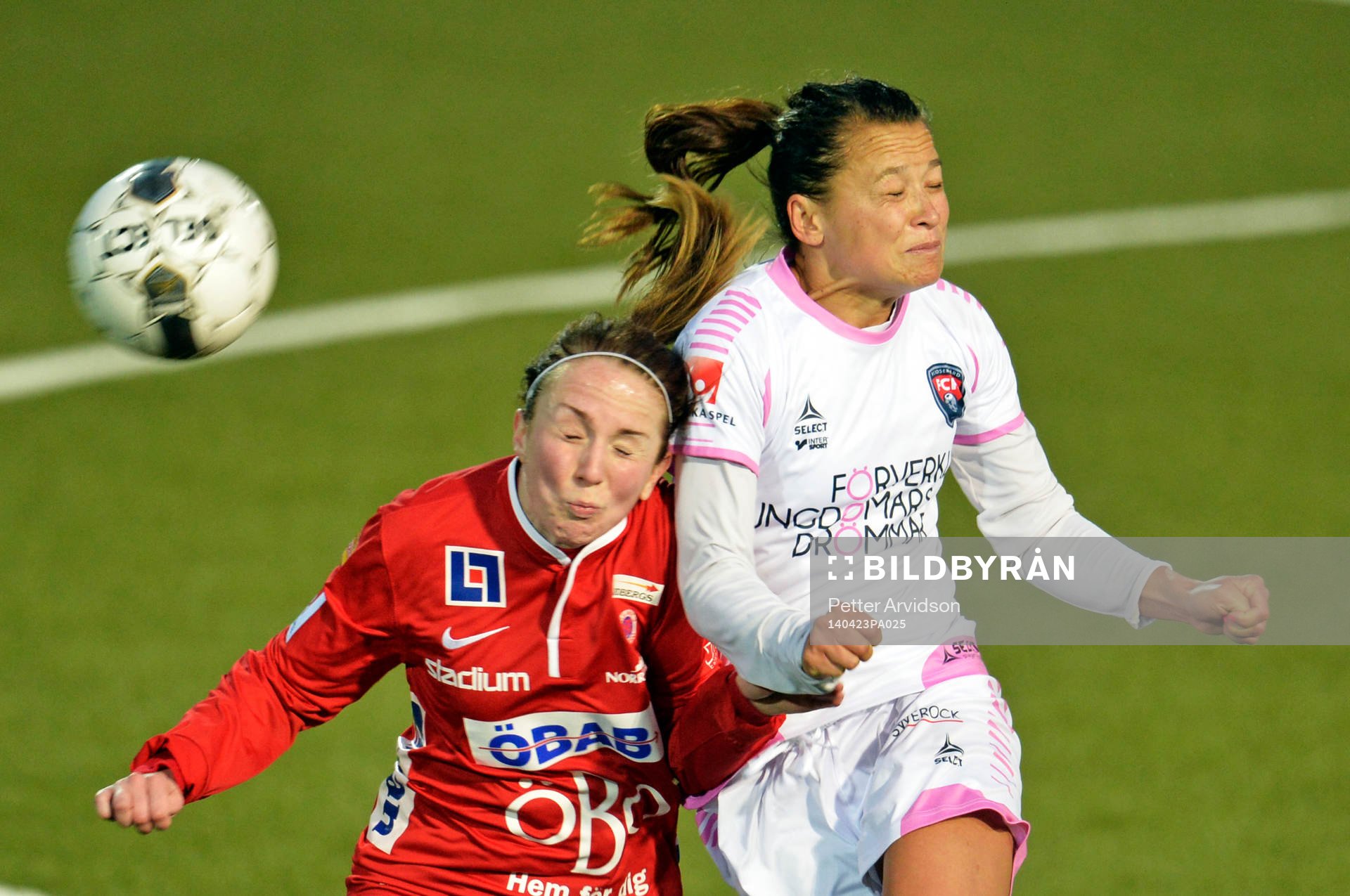 Rosengårds Alexandra Riley och Örebros Marina Pettersson