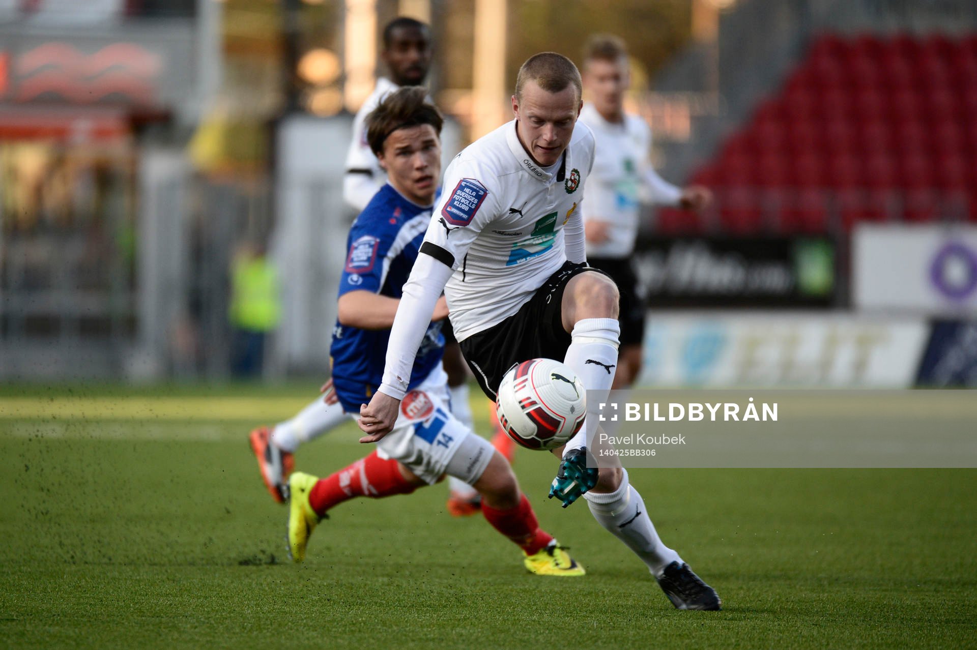 Simon Skrabb och Daniel Gustavsson under en match i allsvenskan mellan Örebro och Åtvidaberg den 03 april 2012 i Örebro.