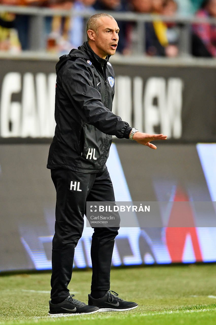 Falkenbergs tränare Henrik Larsson