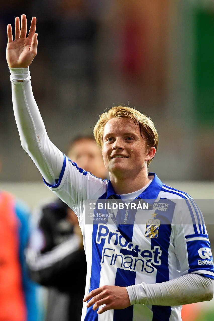 IFK Göteborgs Sam Larsson tackar publiken