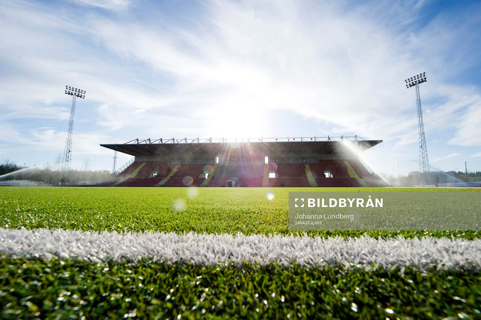 Södertälje fotbollsarena innan fotbollsmatchen i
