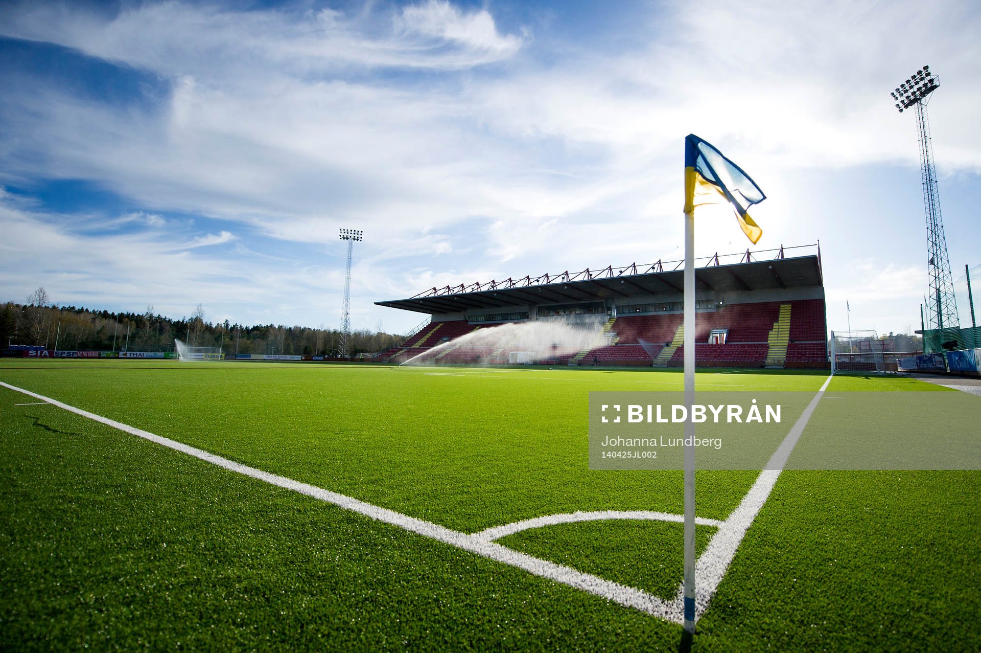 Södertälje fotbollsarena innan fotbollsmatchen i