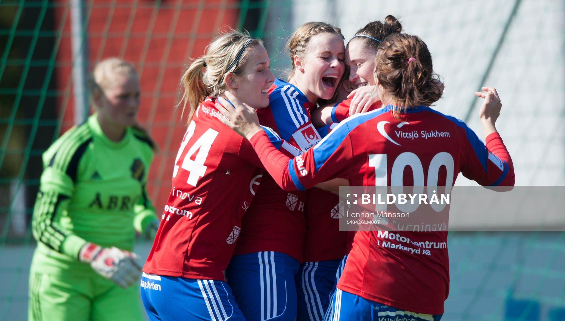 Vittsjös Emma Andersson har gjort 1-0 i matchen i