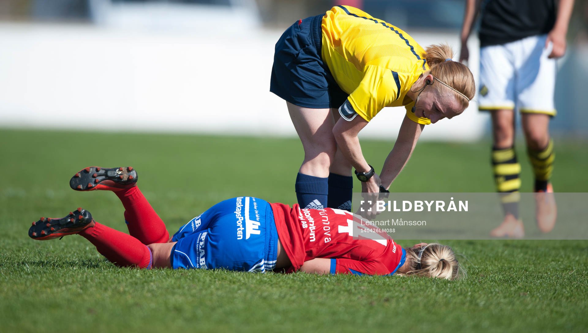 Vittsjös Kirsty Yallop skadad, domaren Linn Andersson är