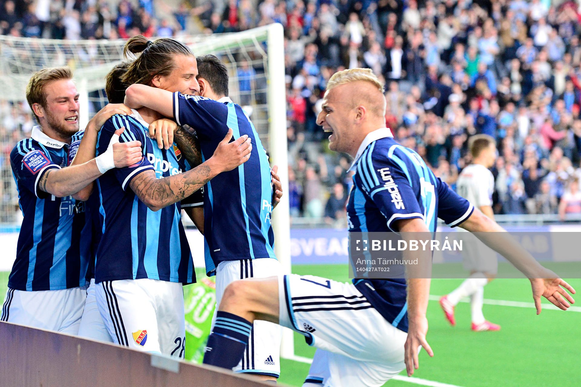 Djurgården firar att Aleksandar Prijovic gjort 3-2